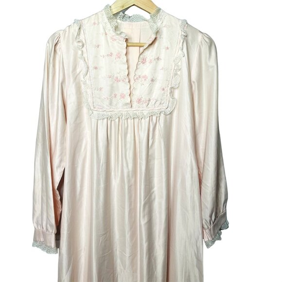 Vintage Pink Satin Long Nightgown Modest Sleepware Embroidered Pockets u Size L - Picture 2 of 8